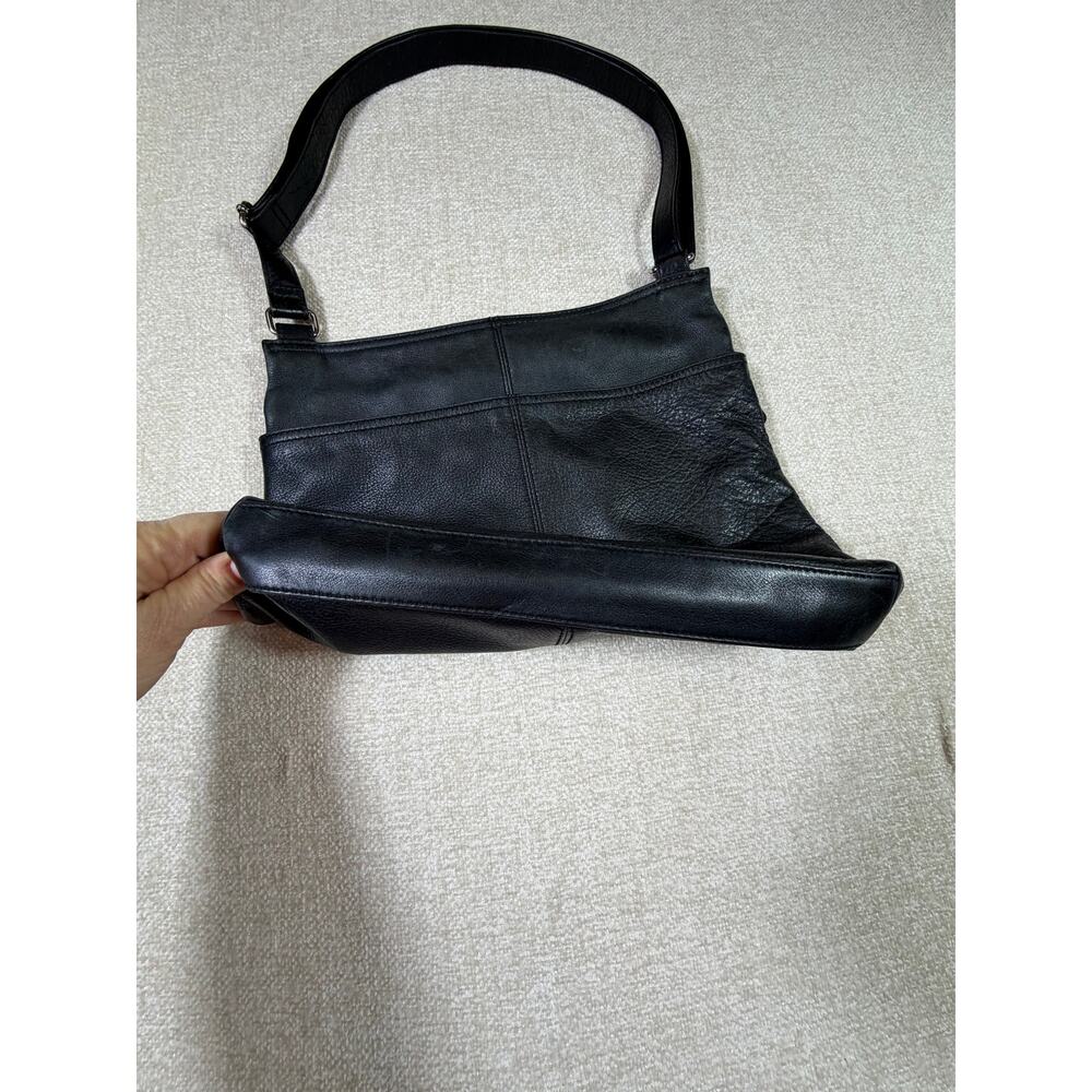 Margot Women Black Shoulder Strap Zip Top Leather Casual Minimalist Purse Tote - Picture 7 of 8